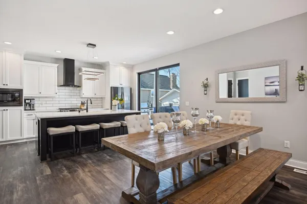 $979,900 | 1571 Blue Bird Lane, Mound, MN 55364