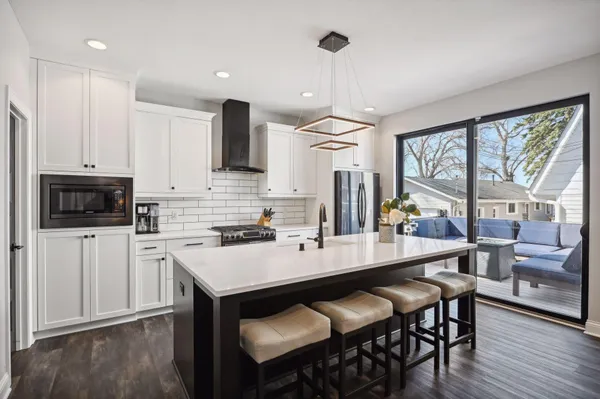 $979,900 | 1571 Blue Bird Lane, Mound, MN 55364