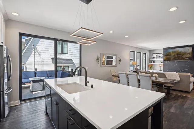 $1,069,900 | 1571 Blue Bird Lane, Mound, MN 55364