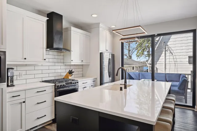 $999,900 | 1571 Blue Bird Lane, Mound, MN 55364