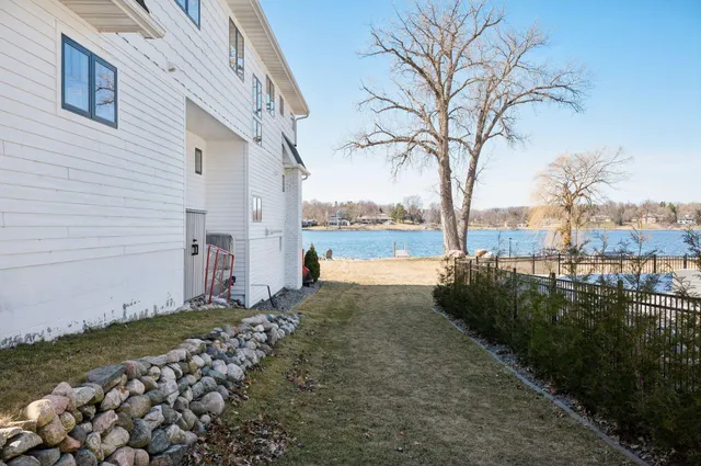 $999,900 | 1571 Blue Bird Lane, Mound, MN 55364