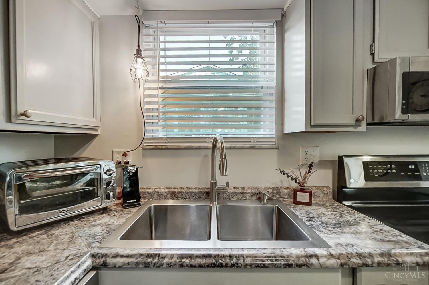 111 Ridge Road, Unit 301 Lebanon, OH 45036 - Photo 15 of 33 Gallery Image 15