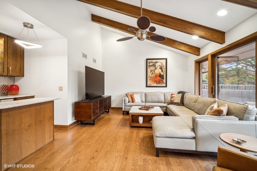 3933 Raintree Lane Northbrook, IL 60062 - Photo 15 of 35 Gallery Image 15