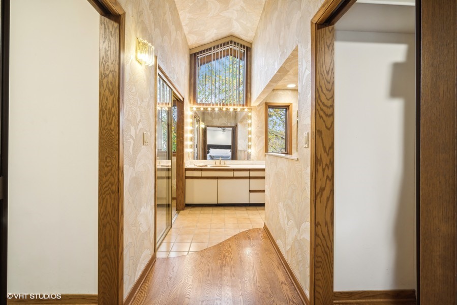 3933 Raintree Lane Northbrook, IL 60062 - Photo 19 of 35 Gallery Image 19