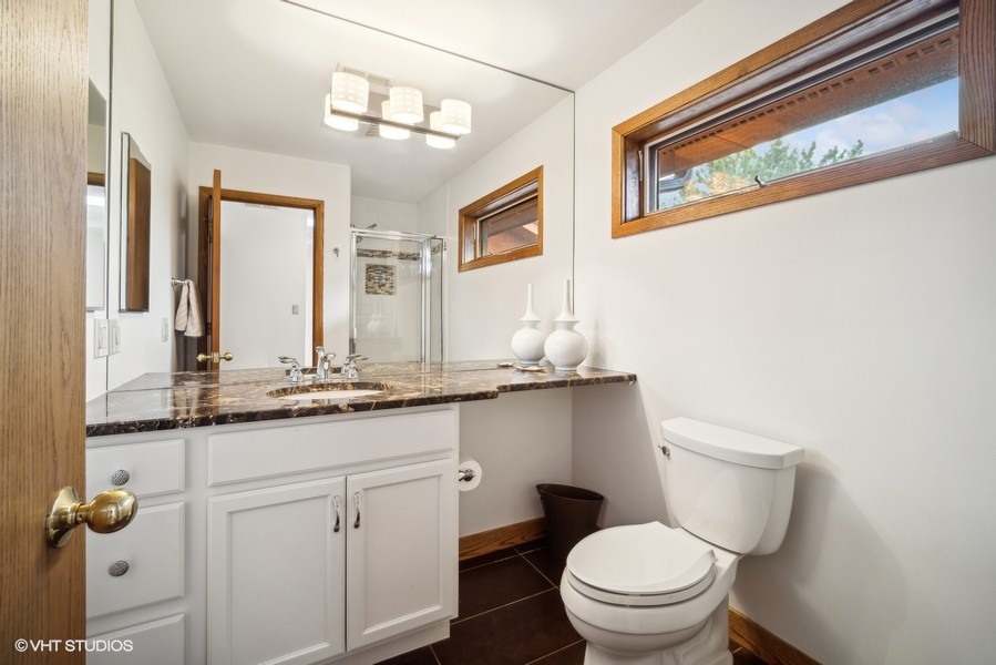 3933 Raintree Lane Northbrook, IL 60062 - Photo 23 of 35 Gallery Image 23