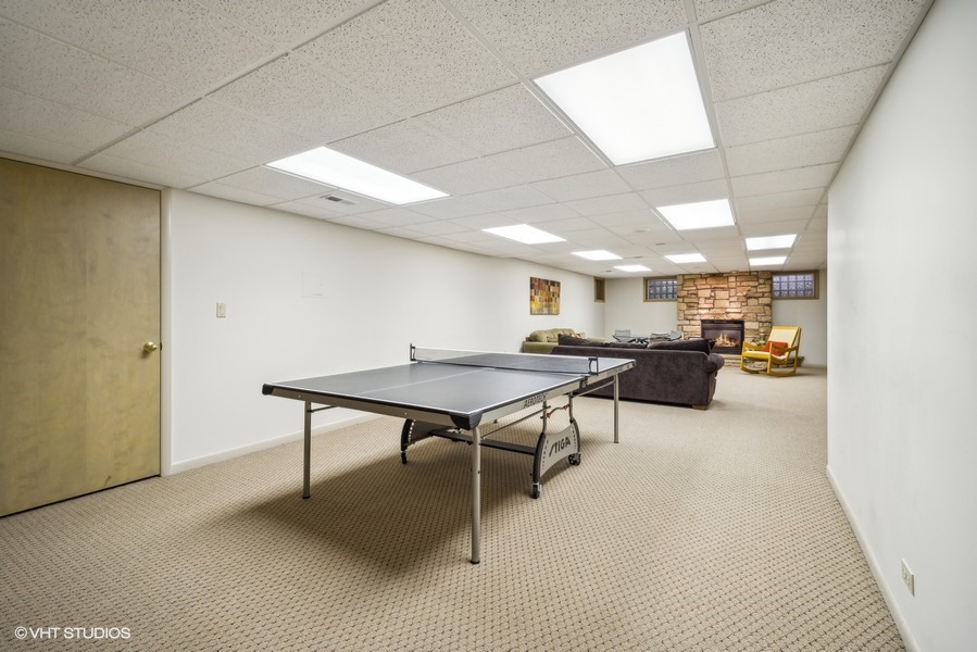 3933 Raintree Lane Northbrook, IL 60062 - Photo 26 of 35 Gallery Image 26