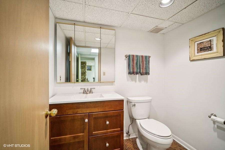 3933 Raintree Lane Northbrook, IL 60062 - Photo 28 of 35 Gallery Image 28
