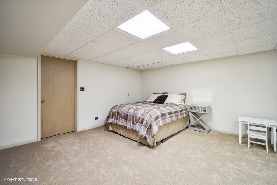 3933 Raintree Lane Northbrook, IL 60062 - Photo 29 of 35 Gallery Image 29