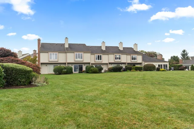 $735,000 | 100 Dudley Avenue, Unit D20, Old Saybrook, CT 06475