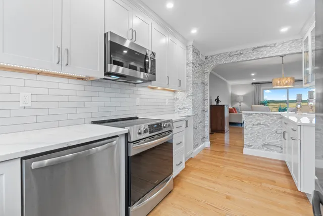 $735,000 | 100 Dudley Avenue, Unit D20, Old Saybrook, CT 06475