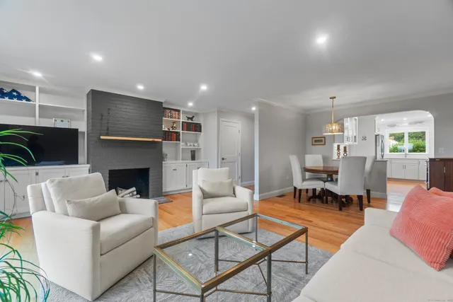 $735,000 | 100 Dudley Avenue, Unit D20, Old Saybrook, CT 06475