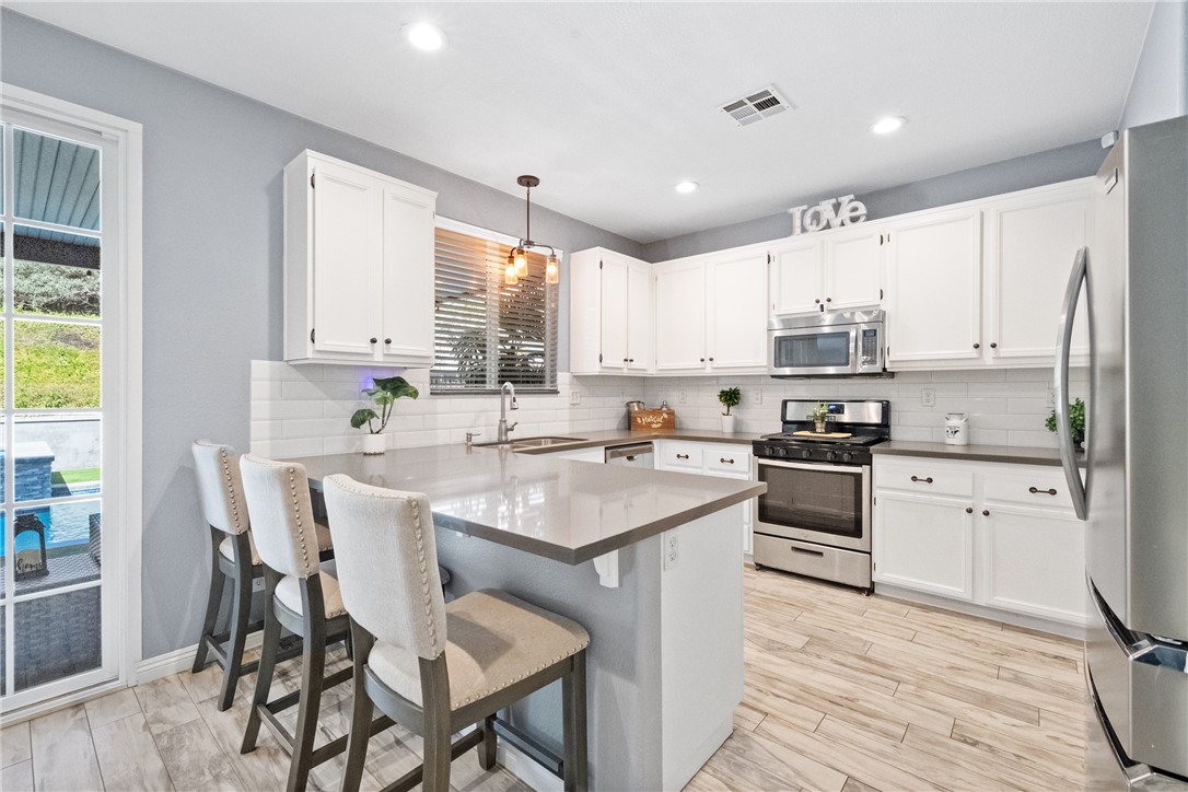 33164 Puffin Street Temecula, CA 92592 - Photo 3 of 62