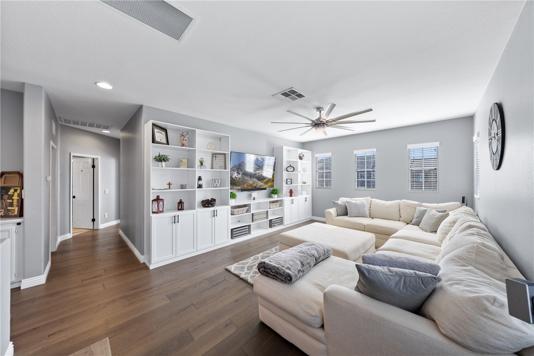 33164 Puffin Street Temecula, CA 92592 - Photo 4 of 62