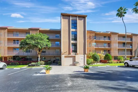 $229,000 | 260 Northwest 76th Avenue, Unit 301, Margate, FL 33063