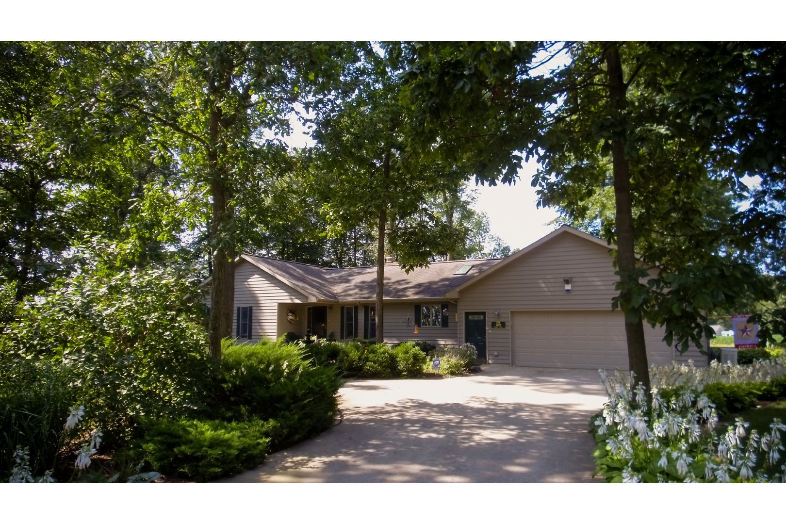 109 Spring Court Sheldon, IL 60966 - Photo 2 of 39