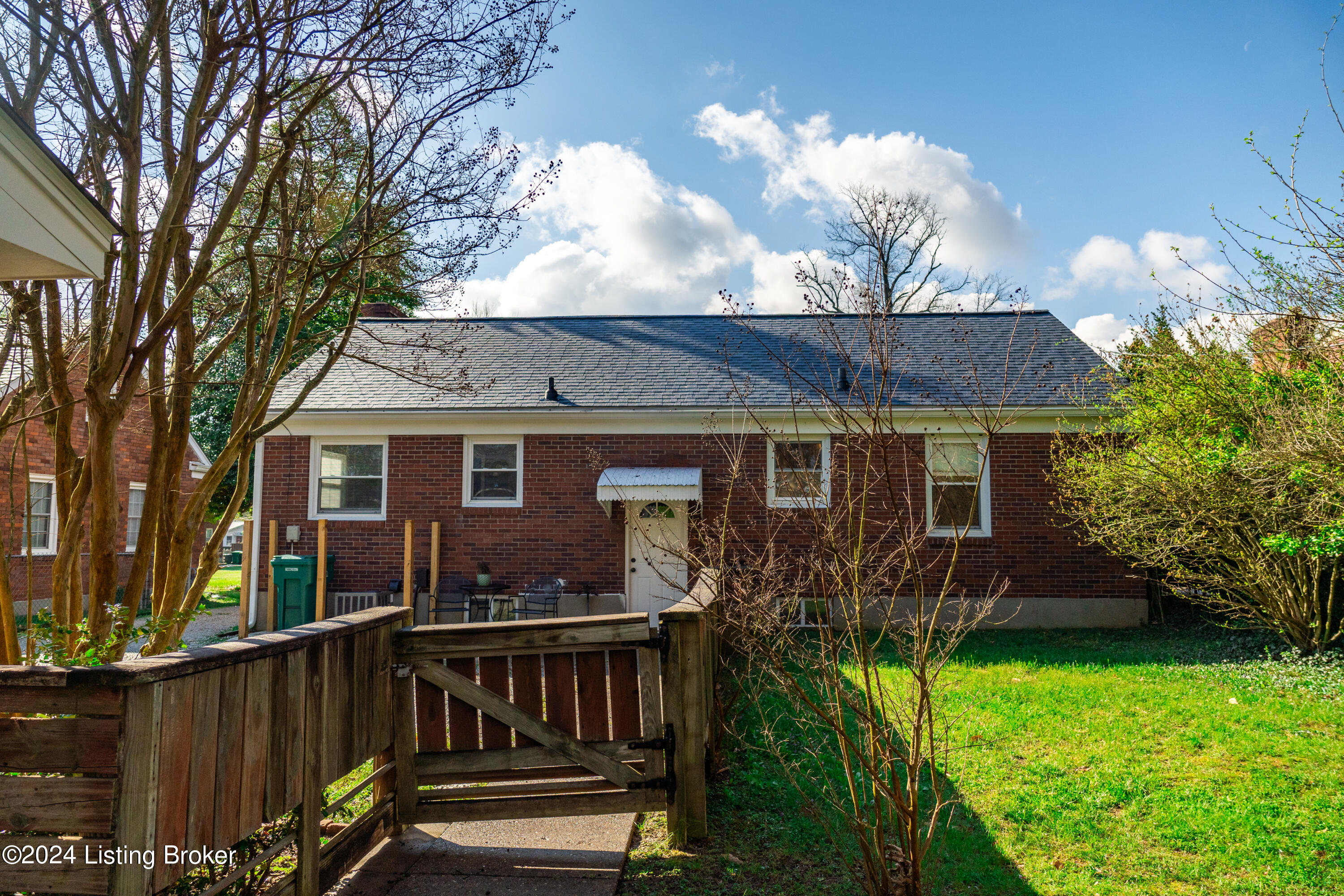 4525 Fox Run Road Louisville, KY 40207 - Photo 33 of 38 4525-Fox-Run-Rd_035