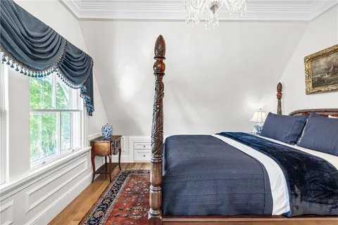 $4,500 | 541 Bellevue Avenue, Unit 5, Newport, RI 02840