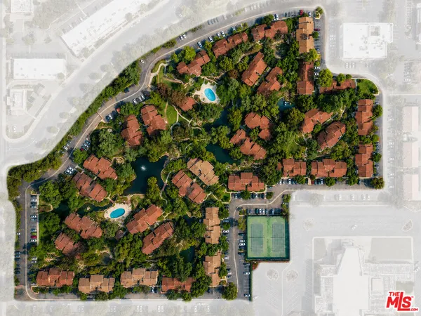 $350,000 | 7131 Farralone Avenue, Unit 46, Canoga Park, CA 91303