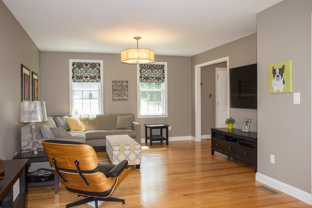 34 Stonehedge Road Franklin, MA 02038 - Photo 3 of 25 Gallery Image 3