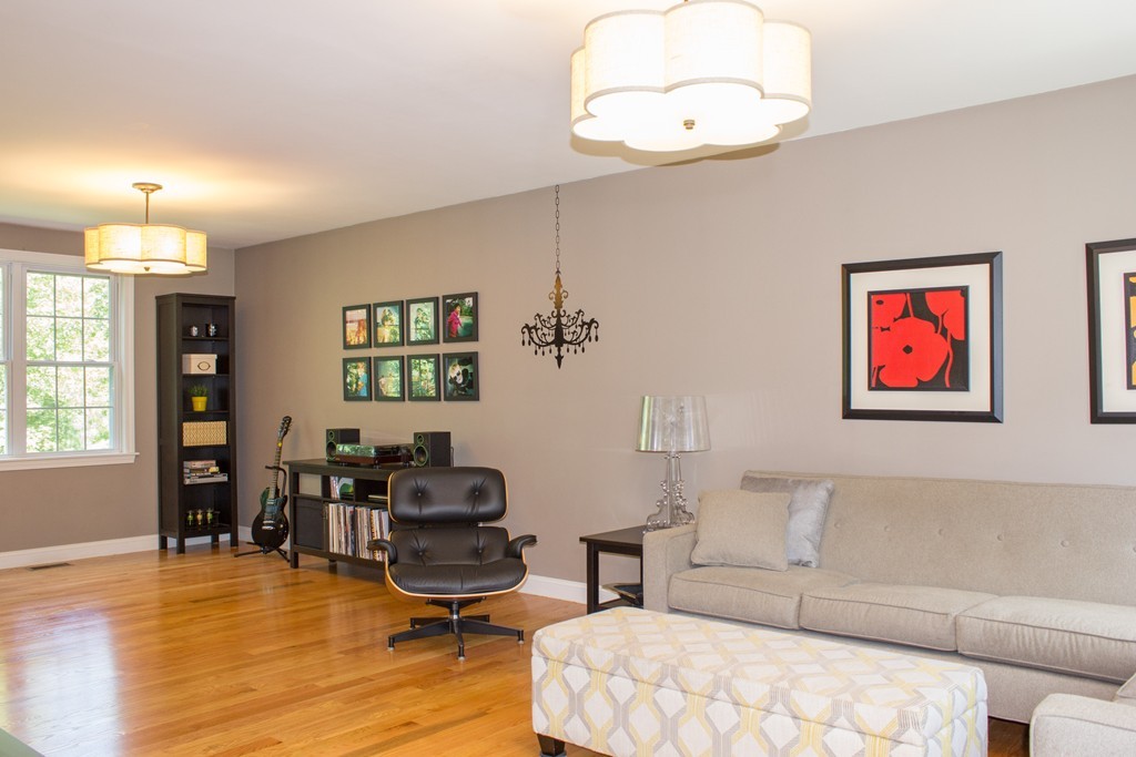 34 Stonehedge Road Franklin, MA 02038 - Photo 4 of 25 Gallery Image 4