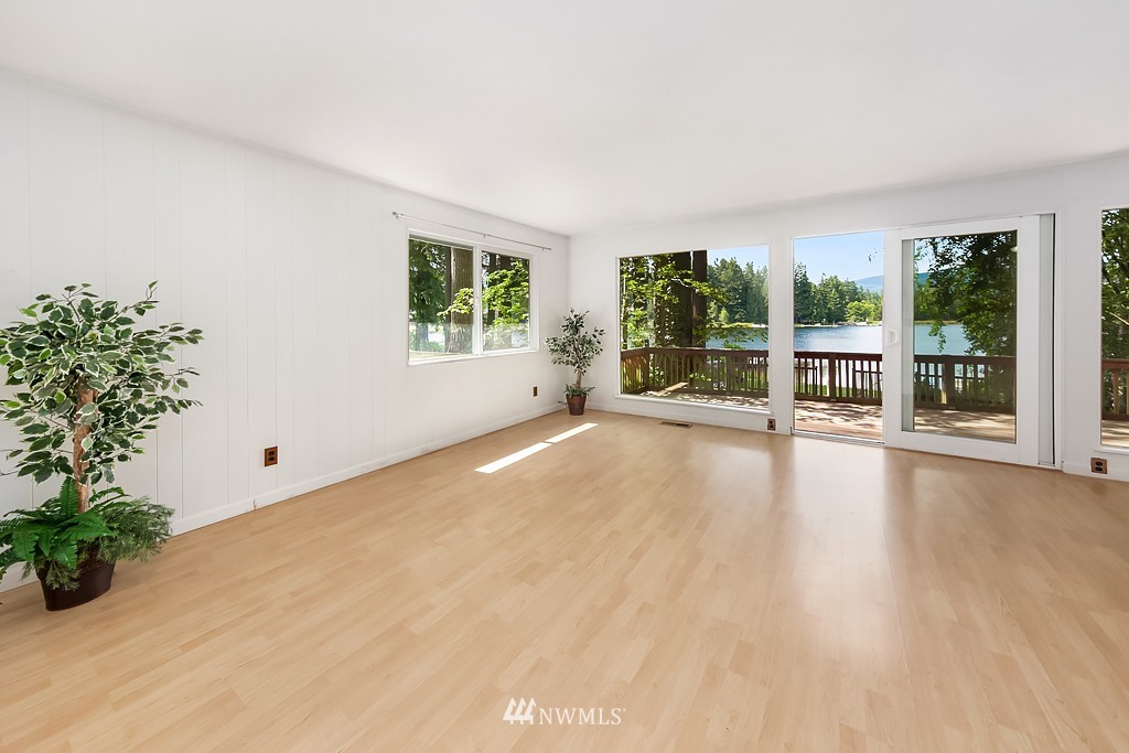 7335 Lake Alice Road Southeast Fall City, WA 98024 - Photo 5 of 25 Gallery Image 5