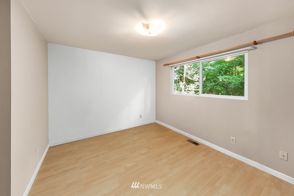 7335 Lake Alice Road Southeast Fall City, WA 98024 - Photo 8 of 25 Gallery Image 8