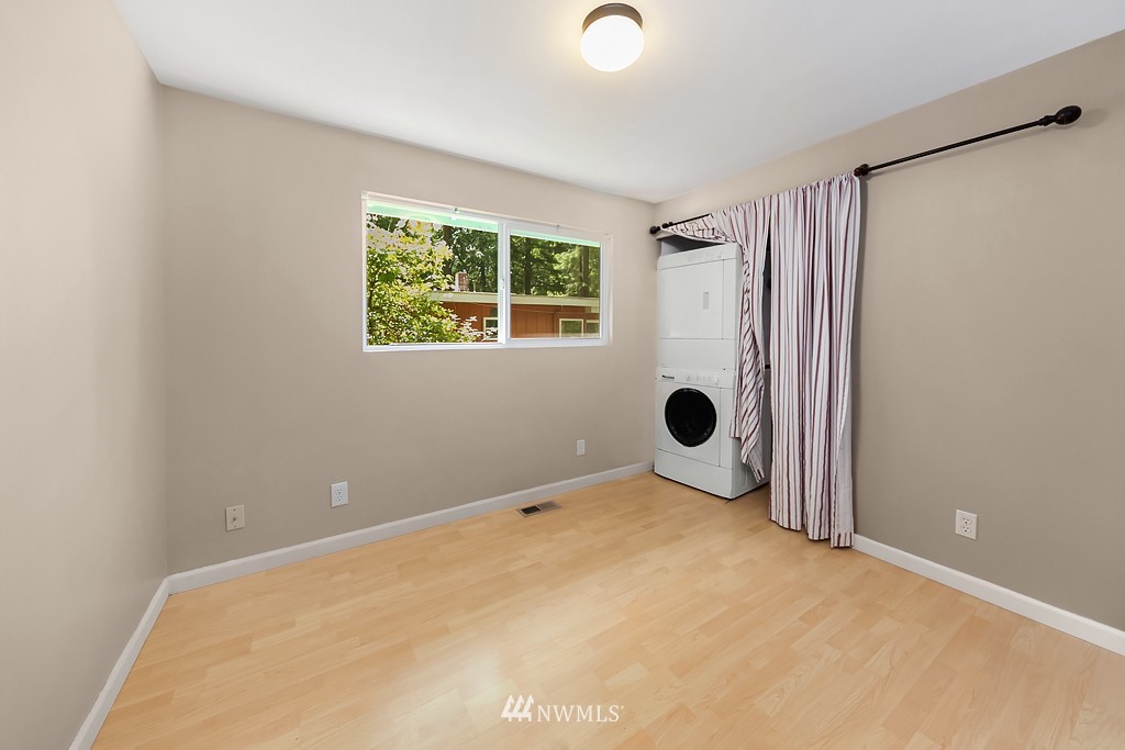 7335 Lake Alice Road Southeast Fall City, WA 98024 - Photo 10 of 25 Gallery Image 10