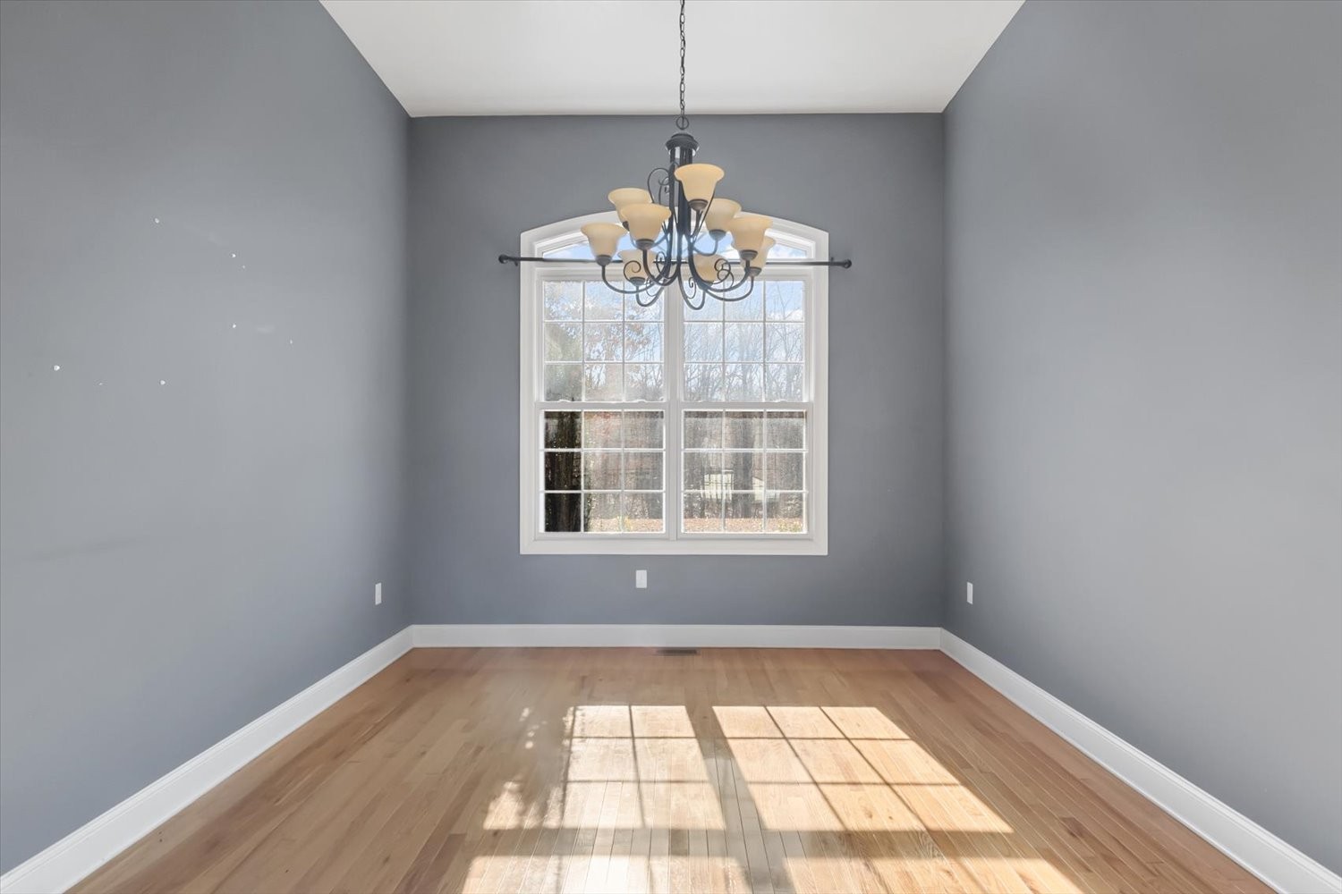 31 Chickory Lane Monteagle, TN 37356 - Photo 19 of 53 a view of an empty room with a window