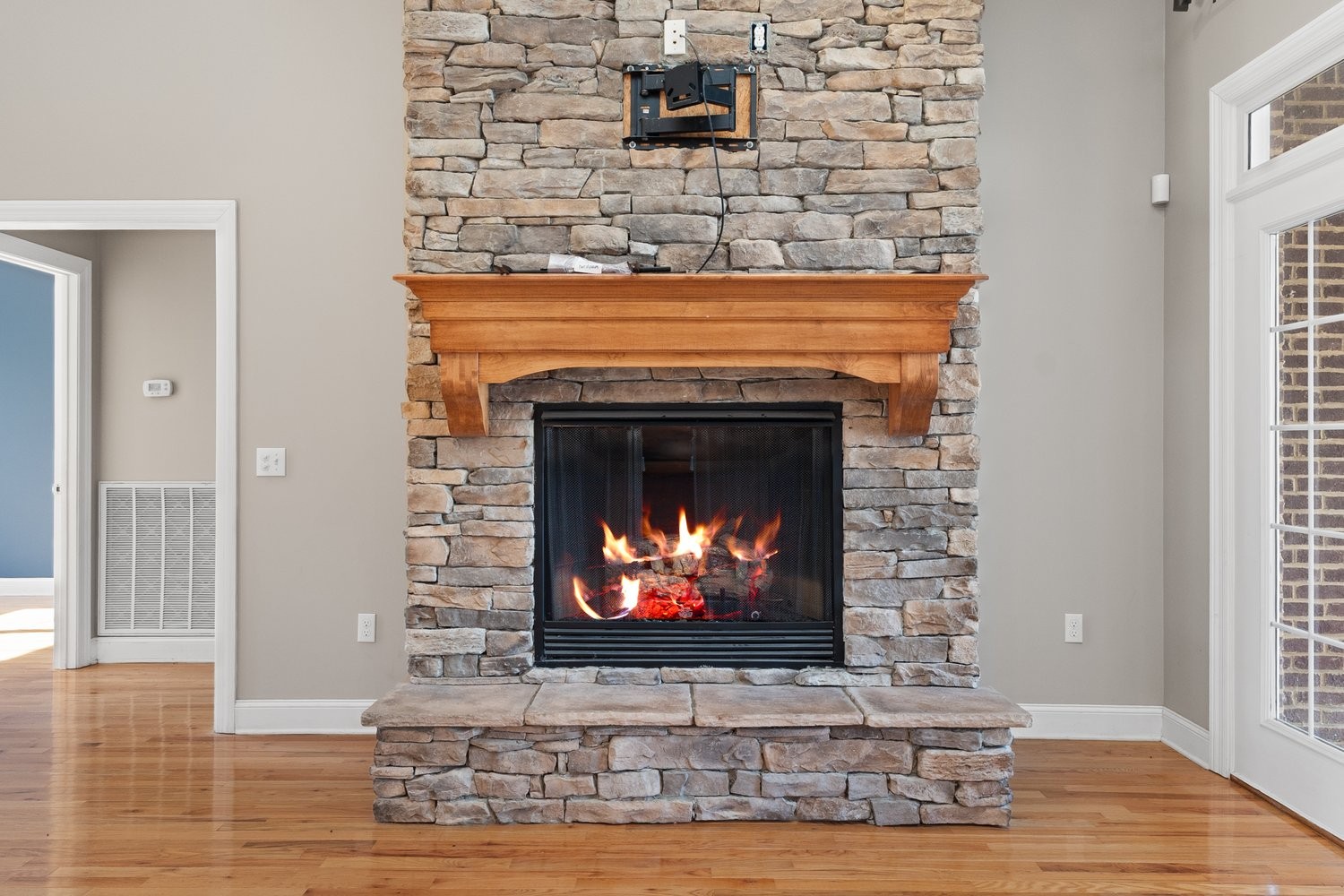 31 Chickory Lane Monteagle, TN 37356 - Photo 9 of 61 a living room with fireplace