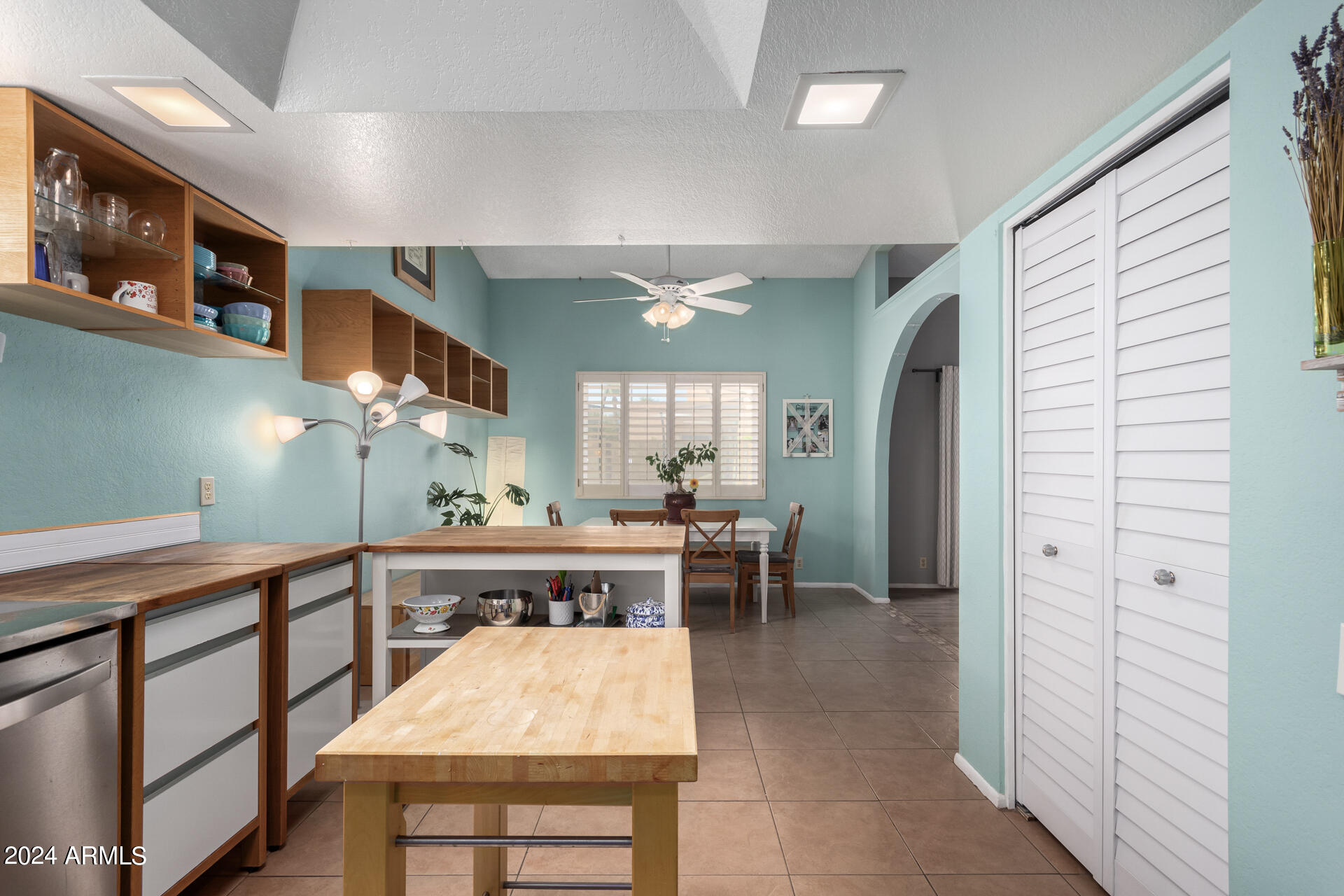 6516 West Mountain View Road Glendale, AZ 85302 - Photo 15 of 35 a view of a dining room with furniture