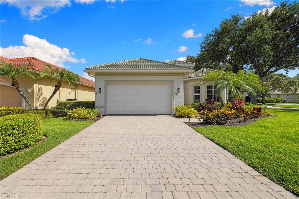 4208 Hampton Lane Naples, FL 34119 - Photo 36 of 48