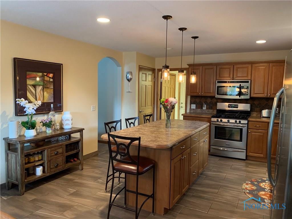 615 Weatherstone Road Holland, OH 43528 - Photo 8 of 22 Gallery Image 8
