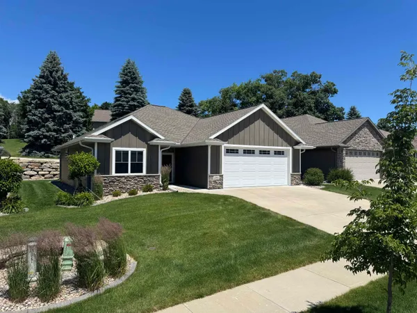 $499,900 | 3346 Stone Rdg Drive, Unit 13, Green Bay, WI 54313