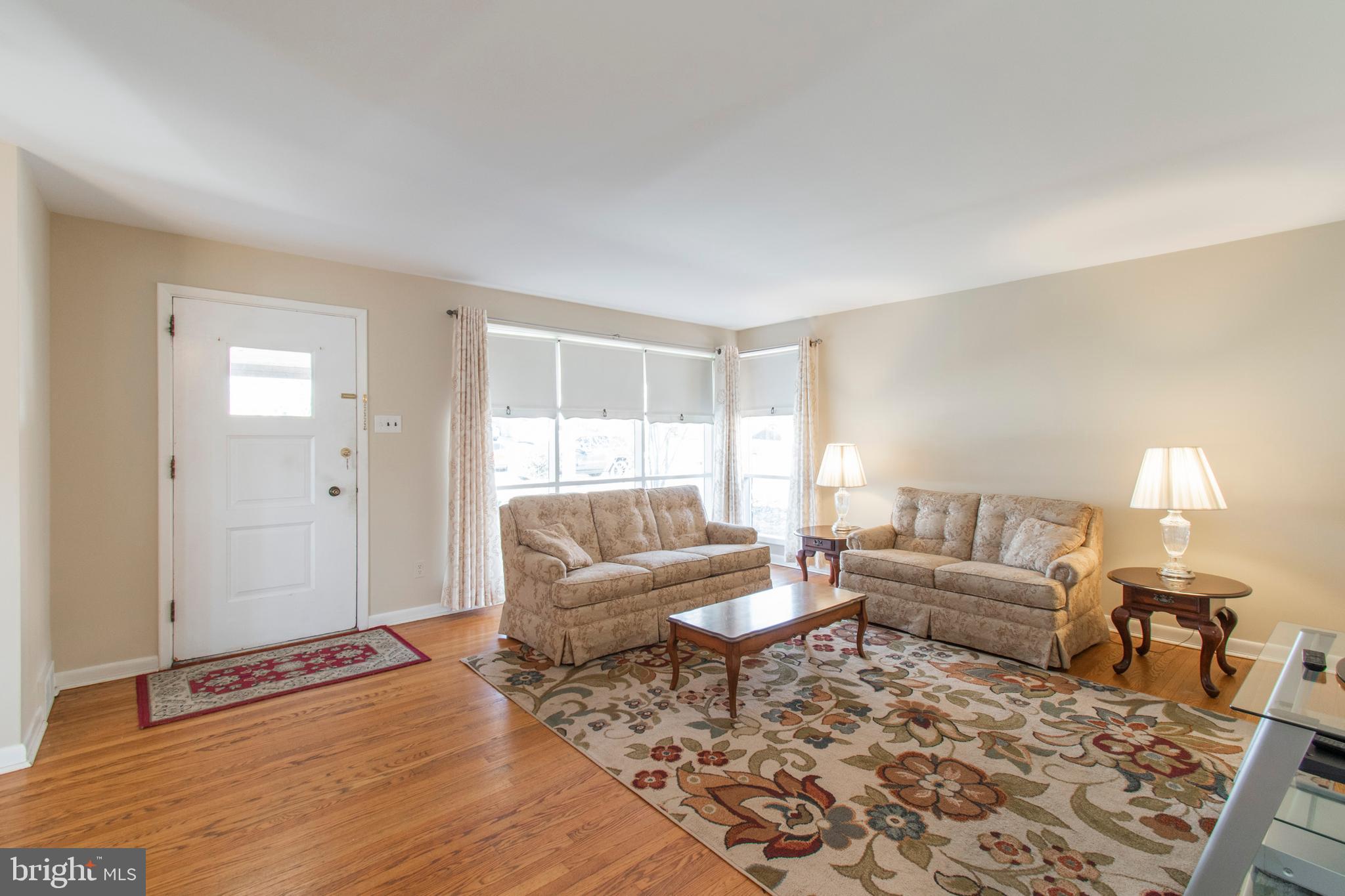 2333 Poplar Road Havertown, PA 19083 - Photo 6 of 38 a living room with furniture and a window