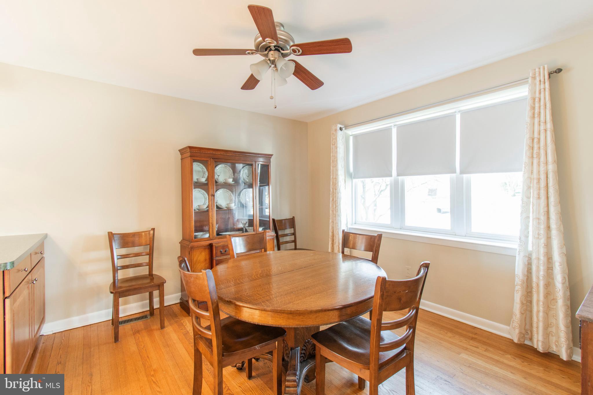 2333 Poplar Road Havertown, PA 19083 - Photo 8 of 38 a dining room with furniture and window