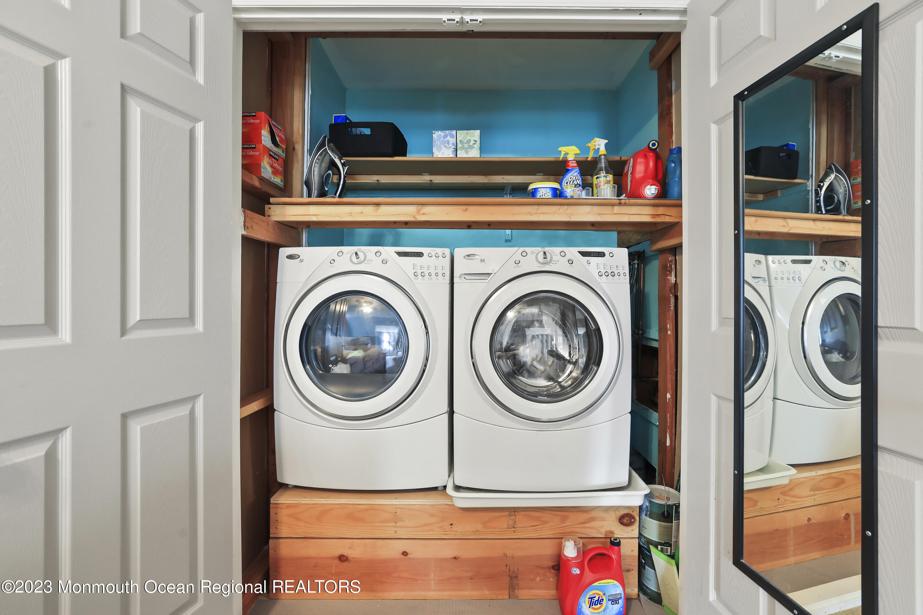 7 Burtina Place Keyport, NJ 07735 - Photo 23 of 29 a utility room with dryer and washer