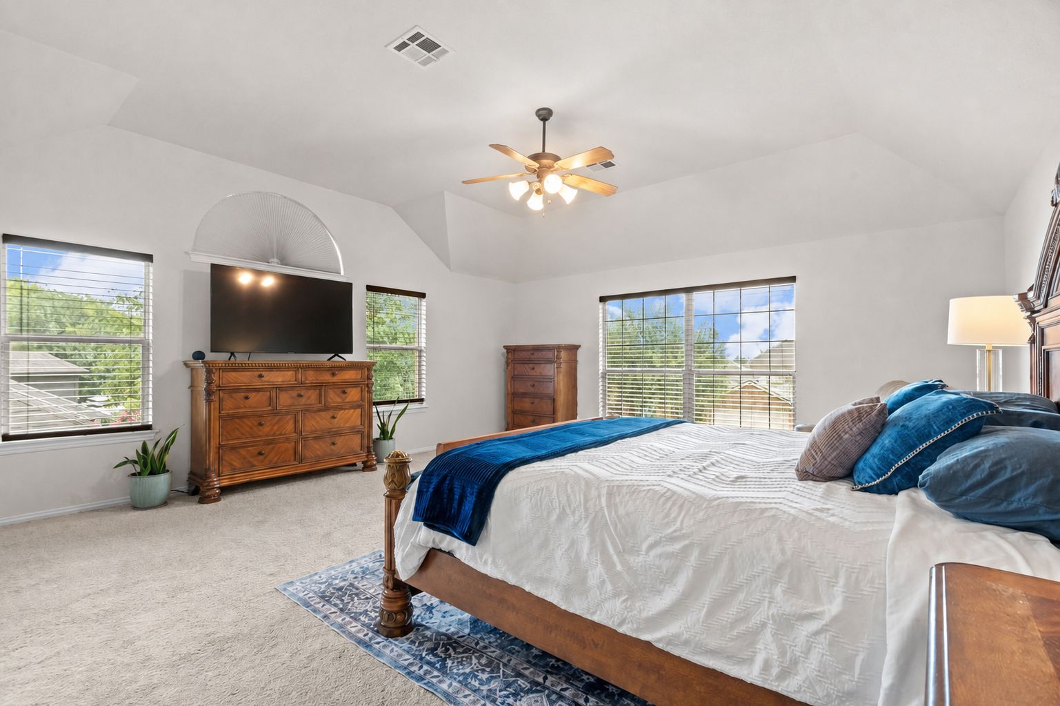 20825 Kearney Hill Road Pflugerville, TX 78660 - Photo 14 of 30 Primary Bedroom