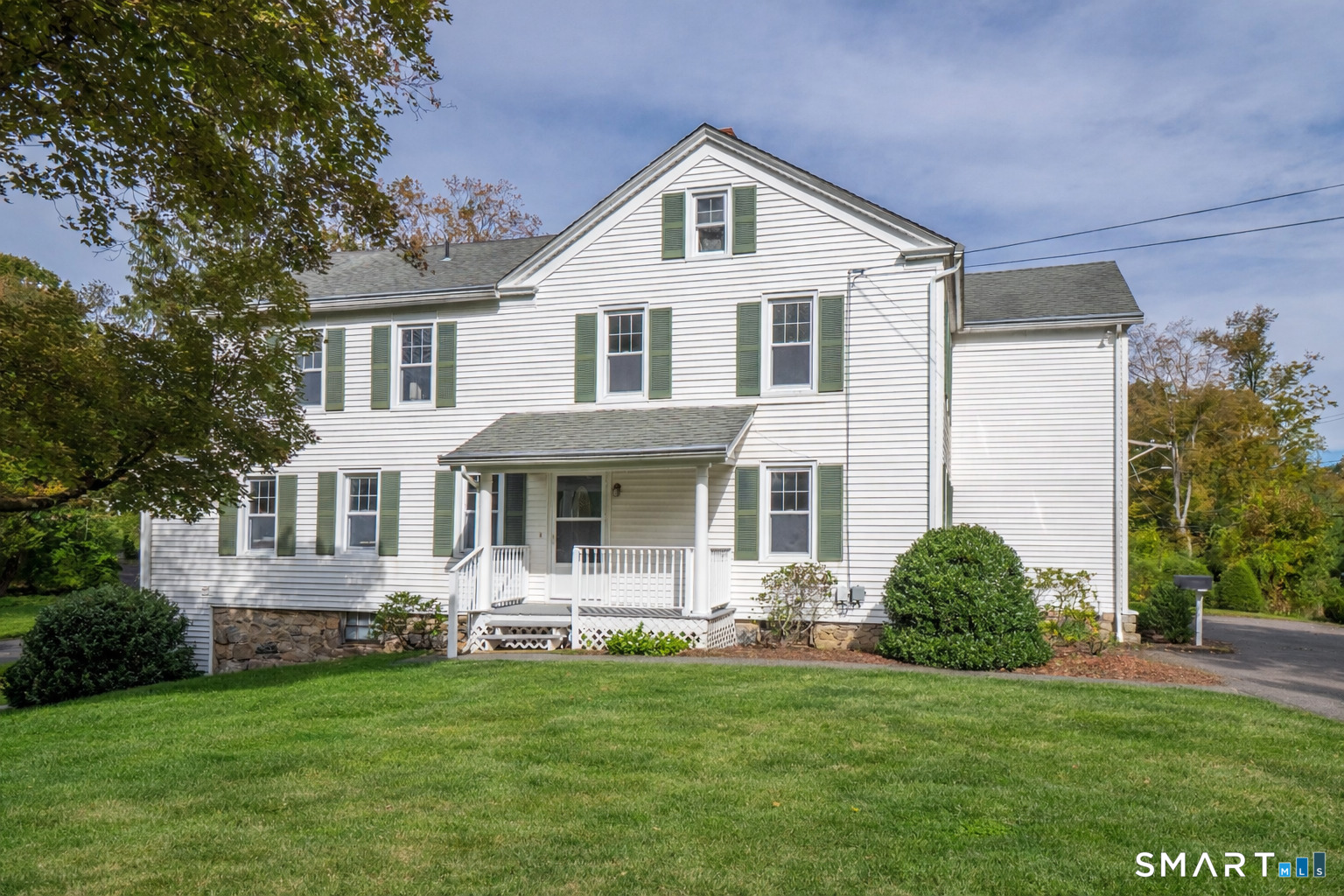 35 Ramapoo Road Ridgefield, CT 06877 - Photo 2 of 33