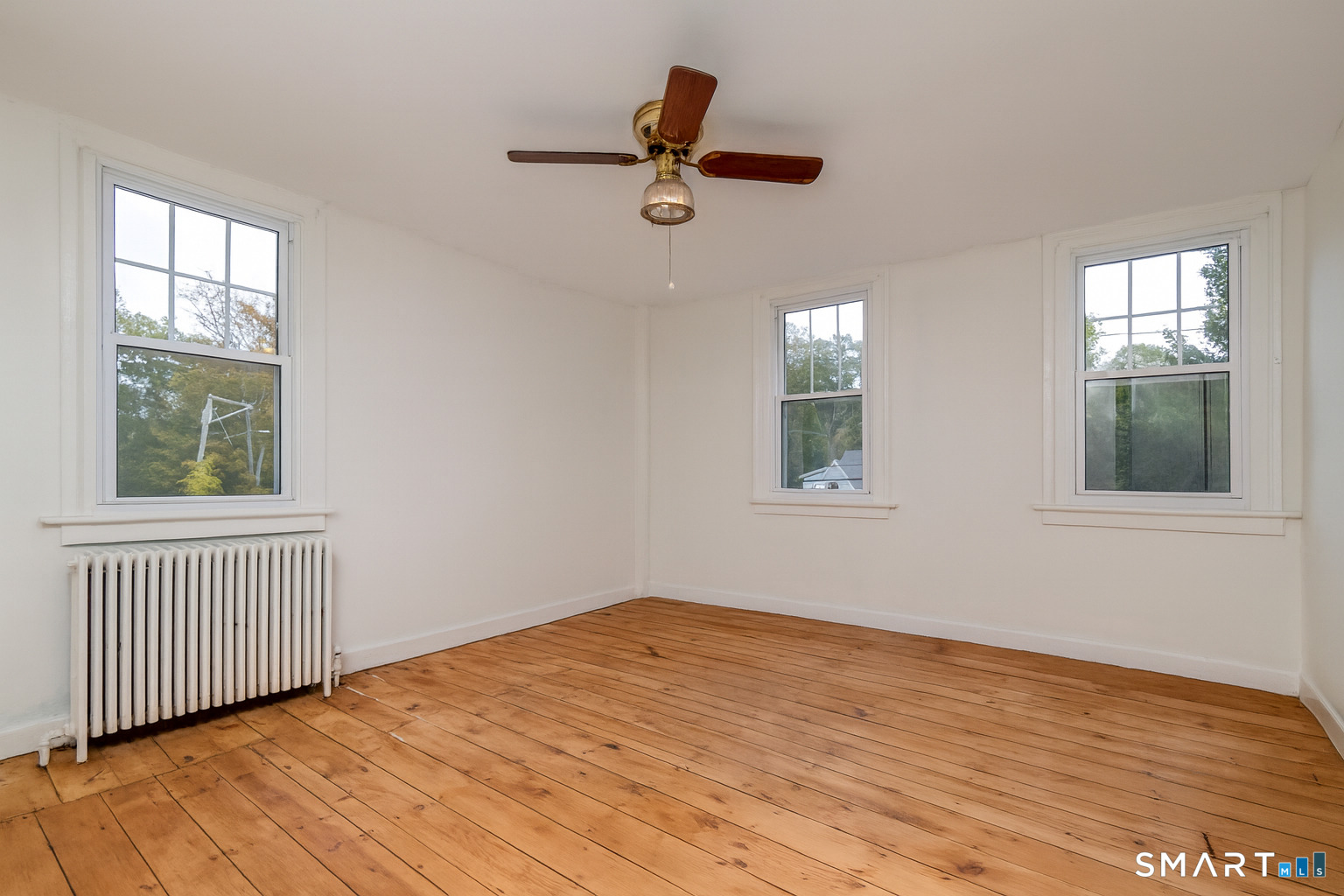 35 Ramapoo Road Ridgefield, CT 06877 - Photo 23 of 33 Rear unit primary bedroom