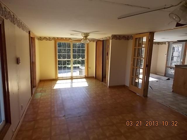 1074 Rutledge Ln. Lebanon, TN 37087 - Photo 5 of 13 Entry Living Room