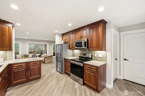 $1,200,000 | 10717 212th Street East, Graham, WA 98338