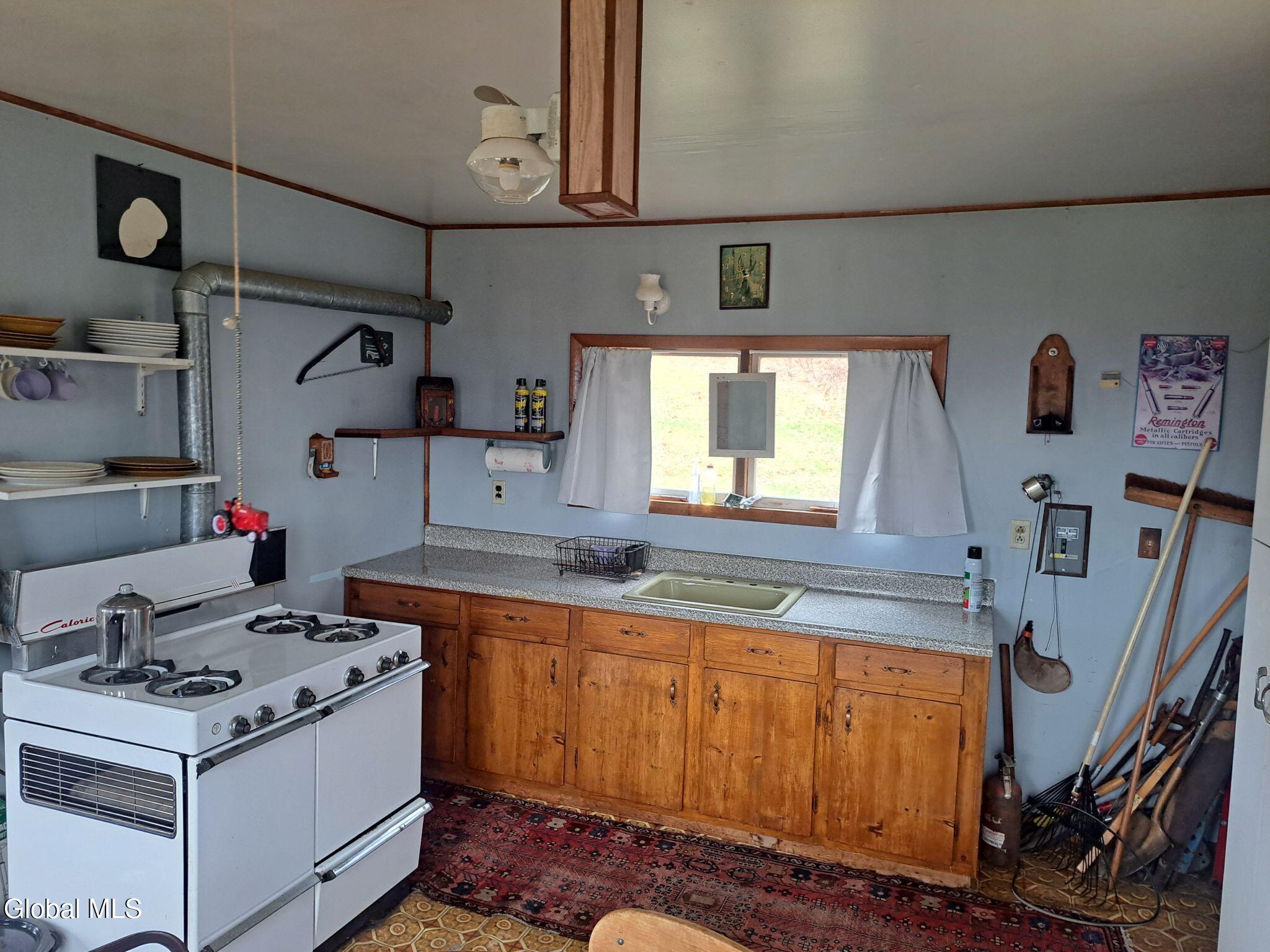 9.1 State Line Road White Creek, NY 12057 - Photo 42 of 72 43 Kitchen