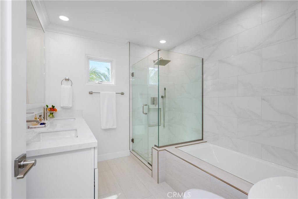 401 Seaward Road, Unit 2 Corona del Mar, CA 92625 - Photo 11 of 25