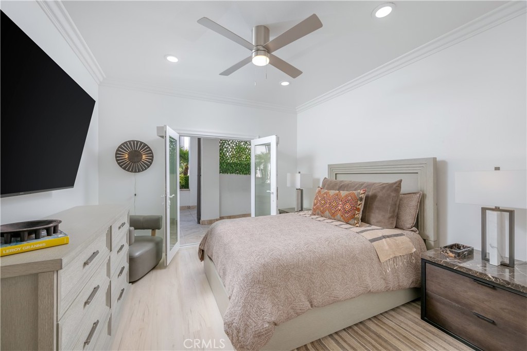 401 Seaward Road, Unit 2 Corona del Mar, CA 92625 - Photo 12 of 25