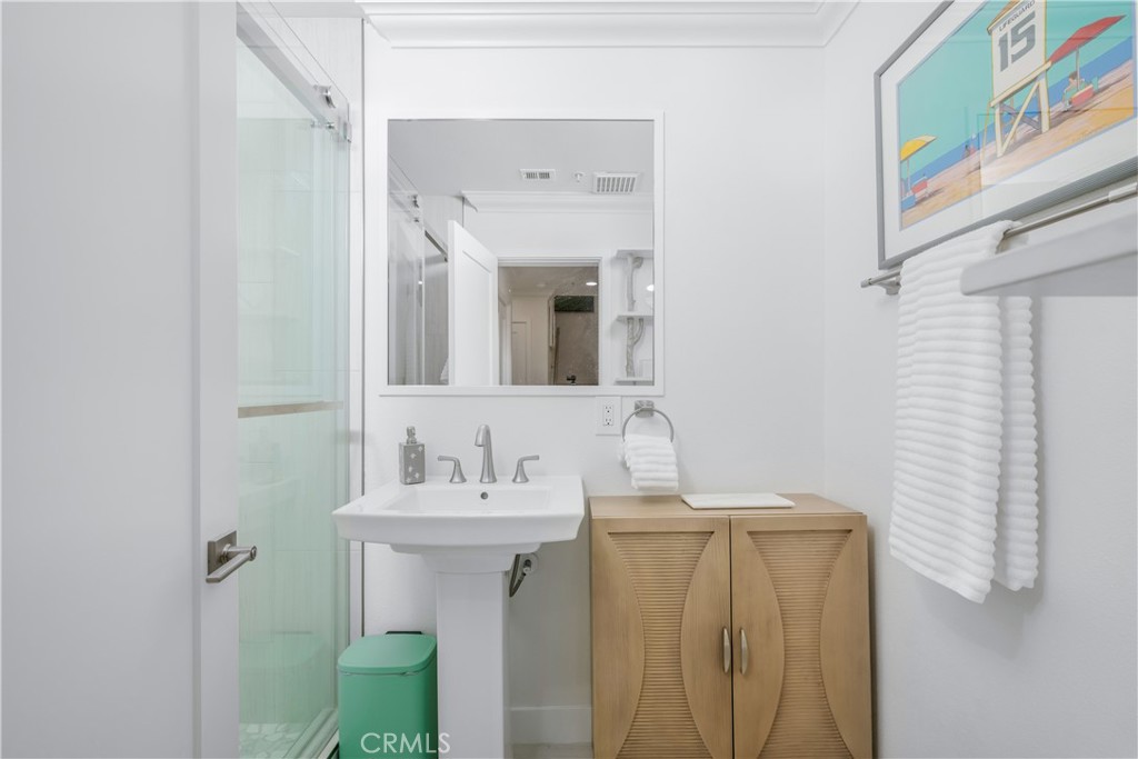 401 Seaward Road, Unit 2 Corona del Mar, CA 92625 - Photo 15 of 25