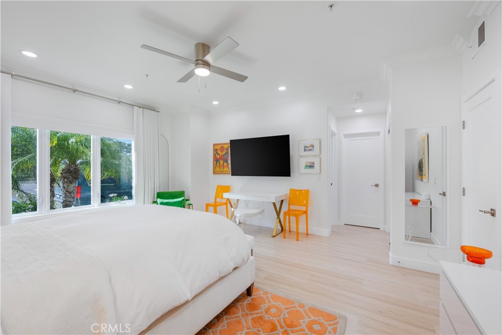 401 Seaward Road, Unit 2 Corona del Mar, CA 92625 - Photo 9 of 25