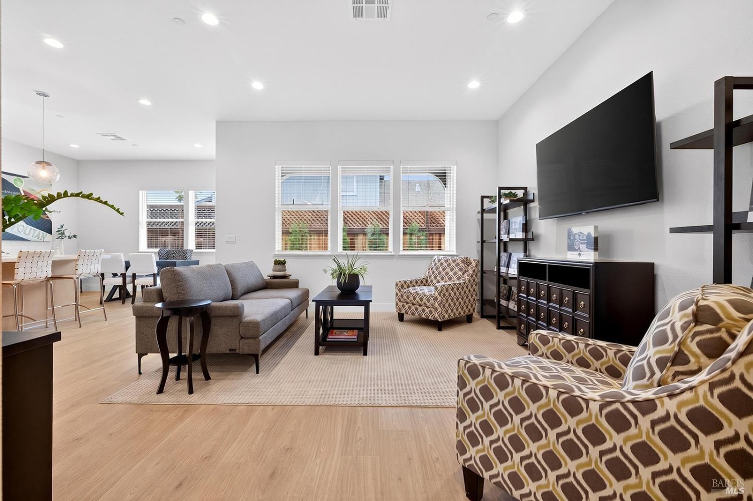 341 Cornell Street Windsor, CA 95492 - Photo 4 of 46