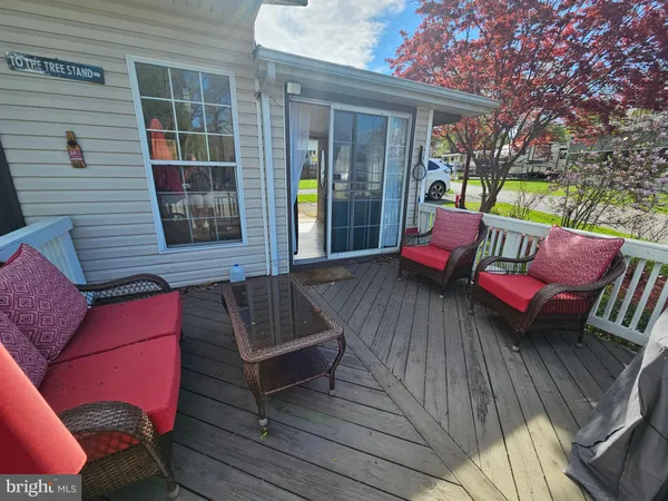 $90,000 | 2 & 3 Poison Oak Road, Falling Waters, WV 25419