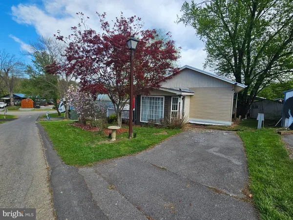 $90,000 | 2 & 3 Poison Oak Road, Falling Waters, WV 25419