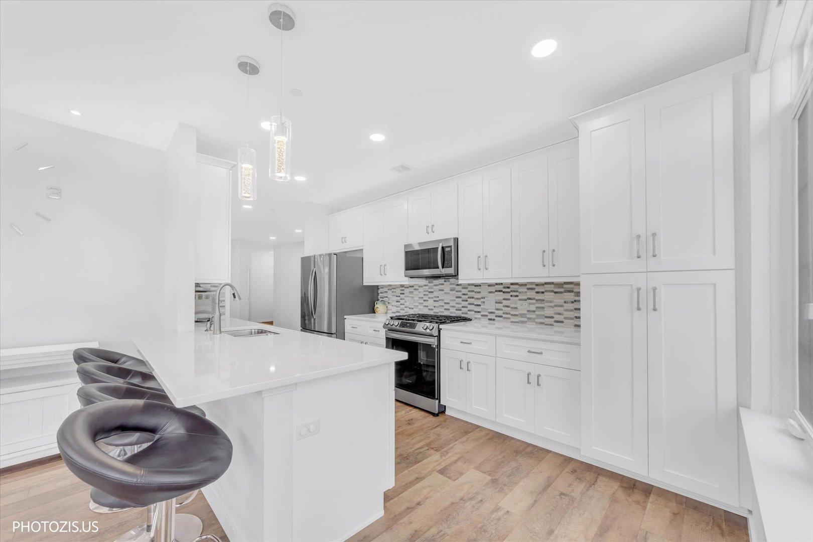 640 McHenry Road, Unit 301 Wheeling, IL 60090 - Photo 11 of 36 Gallery Image 11